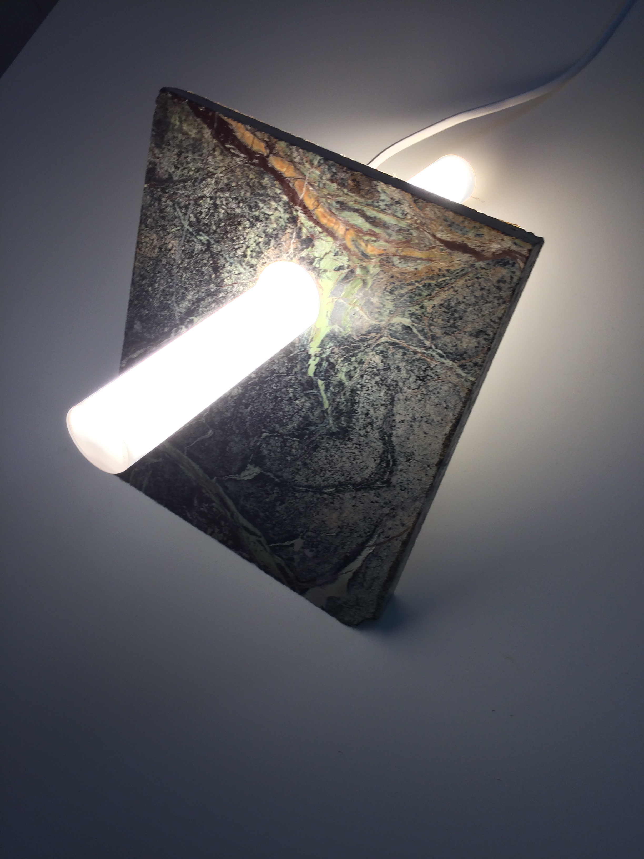 Lampa, veioza de masa, birou, “Stickstone”